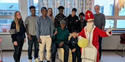 Niklolaus bleibt International